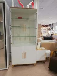 Vitrines-szekreny-BILLUNDA--kiallitott-