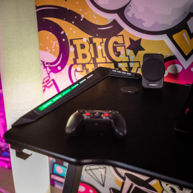 Gamer asztal/számítógépasztal, RGB LED világítással, fekete/piros, MACKENZIE 100cm