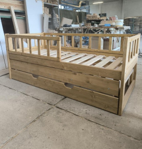 Leesésgátlós gyerekágy pótággyal Leesésgátlós gyerekágy pótággyal