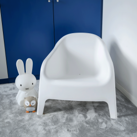 Rakásolható fotel. fehér. műanyag. SOKRA NEW Rakásolható fotel. fehér. műanyag. SOKRA NEW