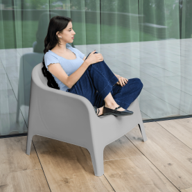 Rakásolható fotel. szürke. műanyag. SOKRA NEW