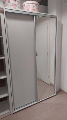 Tolóajtós magasfényű előszoba-gardrób szekrény NATURAL OUTLET