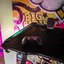 Gamer asztal/számítógépasztal, RGB LED világítással, fekete/piros, MACKENZIE 100cm